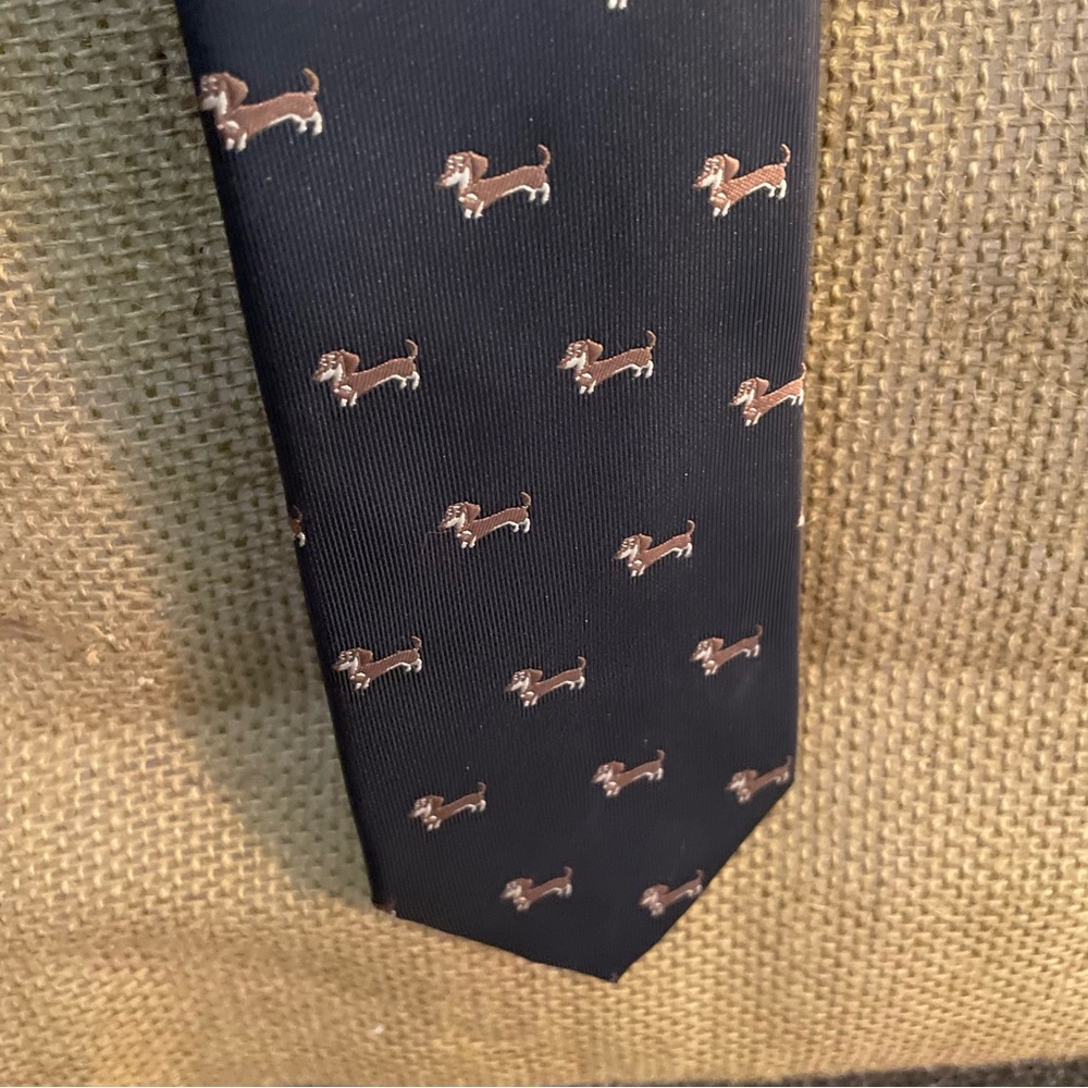CHAPS Men’s Necktie with Dachshund for Pet Lovers - Picture 6 of 7